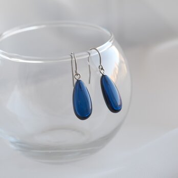 アンバー　琥珀　ピアス　紺　ネイビー　しずく　ドロップ　シンプル　チタンピアス　天然石　プレゼント