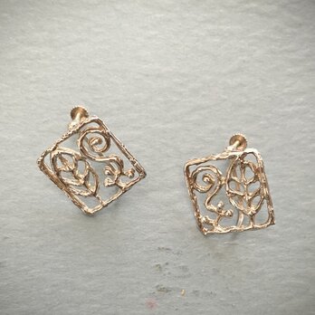 スクエアイヤリング