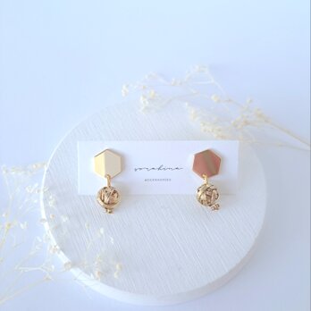 ★c　"魅せる耳元に…"　春　ゴールド　小ぶり　フォーマル　ピアス(ピアスのみ)