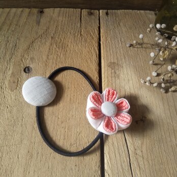 つまみ細工のまんまるお花のヘアゴム