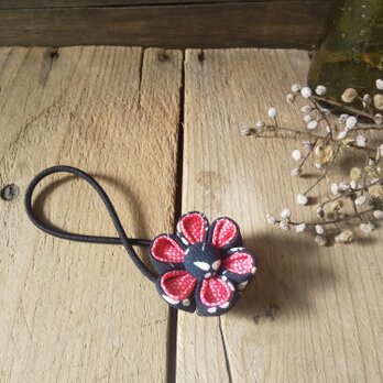 つまみ細工のまんまるお花のヘアゴム