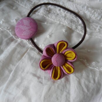 つまみ細工のまんまるお花のヘアゴム