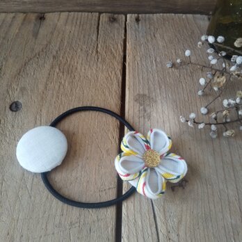 つまみ細工のまんまるお花のヘアゴム