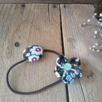 つまみ細工のまんまるお花のヘアゴム