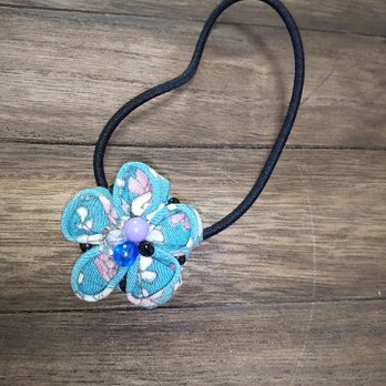 つまみ細工のまんまるお花のビジューヘアゴム