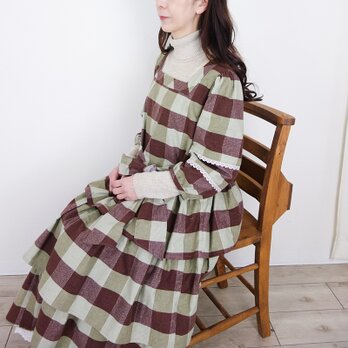 起毛コットンのブロックチェック・スクエアフリルワンピース