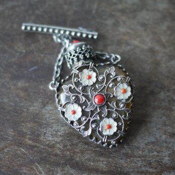 香水瓶のブローチ　ドイツアンティーク