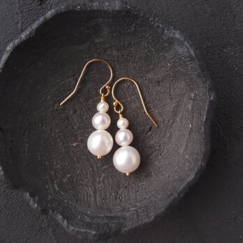 【K14gf】Three Dots Earrings／3粒パールピアス（Potato）