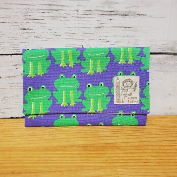 ぴったりが嬉しい！スリム通帳ケース カエル