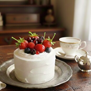 【実物大】リアルサイズの真っ赤な苺　デコレーションケーキ食品サンプル　オブジェ　