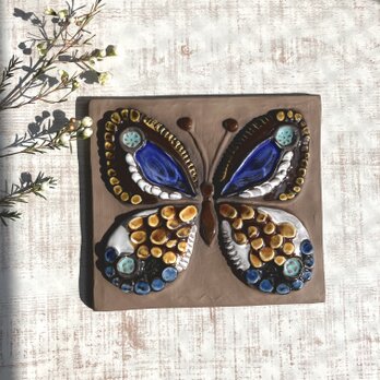 宝石のような蝶の陶板／北欧の壁飾り／ジィガントフタ／Jie Gantofta