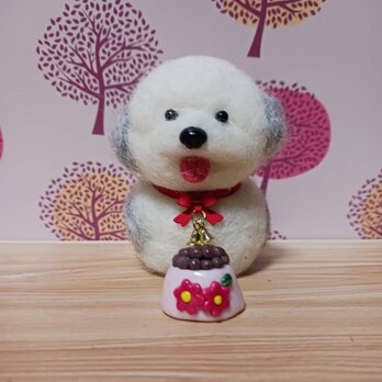 小さな瞳にプクプクの可愛いワンちゃん　羊毛