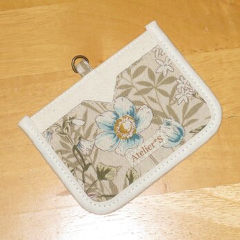 カードホルダー/パスケース★草花柄（薄ベージュ）