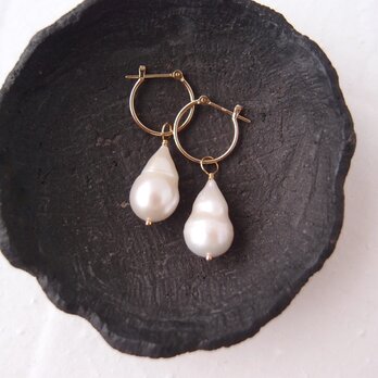 【K10YG】Baby Oyster Pearl Hoop Earrings／ベビーオイスターパール フープピアス