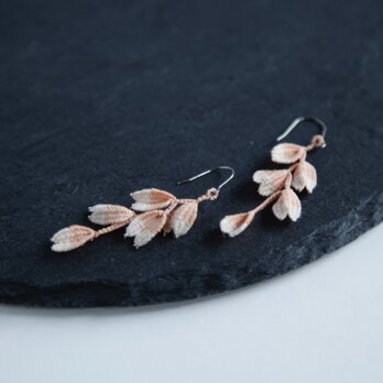 タティングレース　花びら桜ピアス