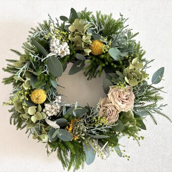バラとグリーンの春色リース