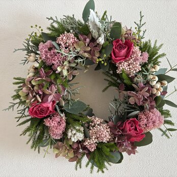 ピンクのバラとグリーンの春色リースの
