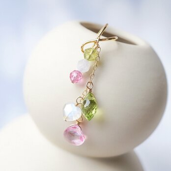 「花より団子」天然石 イヤーカフ 片耳 誕生石 春 和菓子 三色団子 ペリドット ムーンストーン ピンクトパーズ ギフト