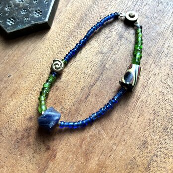 ＊Asiaのブレス。@アジアの出土ビーズ＋ジャワのシードビーズ＋ナガ族渡シードビーズ＋インドのモチーフビーズ＋ベネチアのとんぼ玉