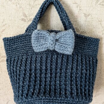 かぎ針編みのシンプルミニバッグ！