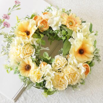 春色カーネーションのナチュラルフラワーリース［イエロー］