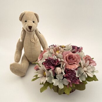 優しい色のフラワーアレンジメント   Mサイズ（造花、母の日、結婚祝、敬老の日）