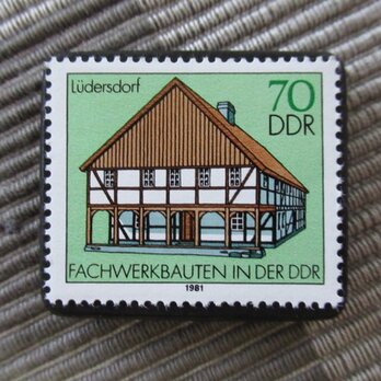 ドイツ　伝統家屋切手ブローチ10810