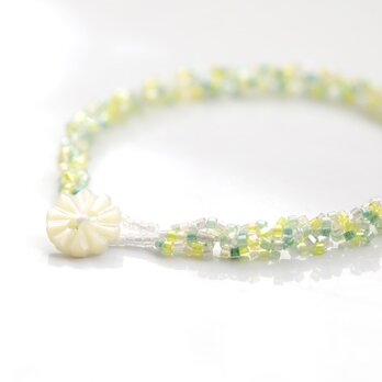 きらめくビーズのブレスレット / ミモザ