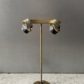 Vintage retro bicolor classical design earring