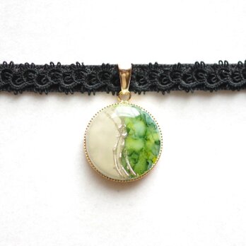 【受注製作】レジンアート　ラウンドモチーフとタティングレースとベルベットリボンのチョーカー〈散歩道〉