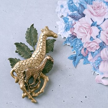 mother & calf giraffes safari brass ヴィンテージブローチ