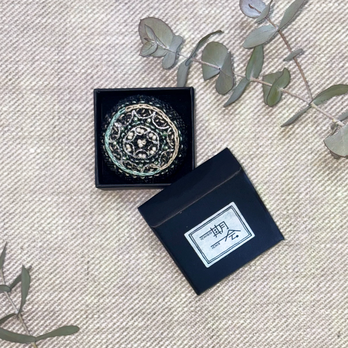 ビーズと刺繍の布ブローチ【一期一会】