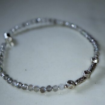 ラブラドライトとカレンシルバーのブレスレット