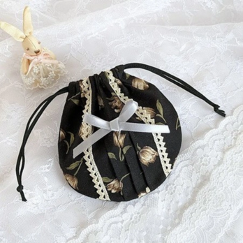 可愛い花柄の丸い巾着袋（チューリップ・ブラック）