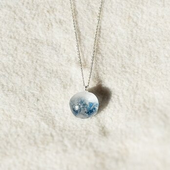 komorebi｜木漏れ日のガラスネックレス(藍染め×パート・ド・ヴェール)