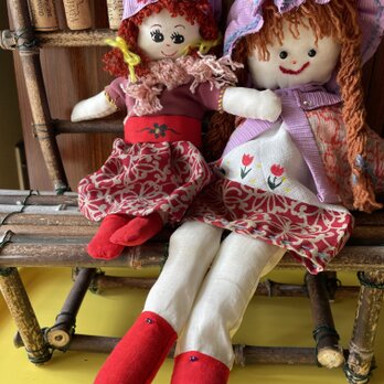 可愛い姉妹のお人形