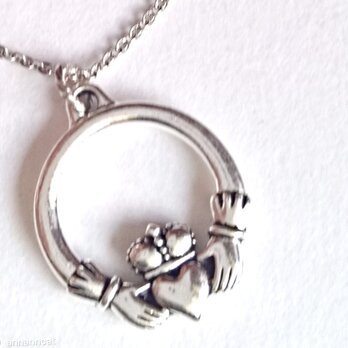 【クラダリング　友情 の　ネックレス】　アメリカ製　アンティックシルバー