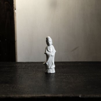 白で素敵◆白磁の観音像　インテリアオブジェ　ビンテージ　輸出用　レトロ　昭和期