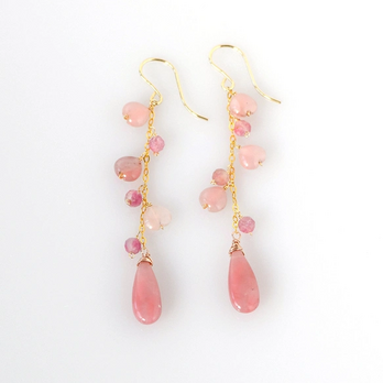 果実色の余韻 ― グァバクォーツ×ピンクトルマリン ロングピアス