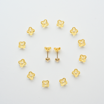 ヴィンテージガラスとパール｜小さな花のピアス／ノンホールピアス［ハニーイエロー］　