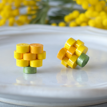 【春限定】ミモザのピアス（イヤリング） | 黄色 イエロー | 軽い 痛くない | 春　新生活 | 小ぶり　揺れない