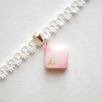 【受注製作】レジンアート　ラウンドモチーフとタティングレースとサテンリボンのチョーカー〈はつ恋〉