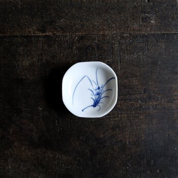 素朴な絵付け◆菖蒲の花。瀬戸焼　花文染付小皿　骨董・antiques 古道具　大正~昭和初期