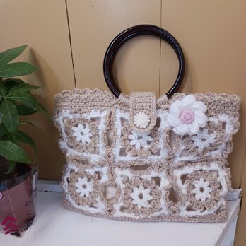 かぎ針編みのモチーフつなぎのバック　ニットバックのコピー