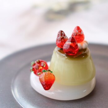 ガラスのミニチュア苺プリン★ガラスのミニチュア洋菓子店★