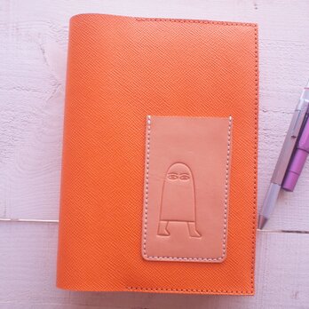 ヌメ革　『メジェド』型押しぽっけ　Ａ5ブック・ノートカバー