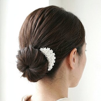 【おだんこやシニヨンに】  ヘアコーム 白桜 / フォーマル 入学式 留袖 着物 和装 ママ 母親  白色 和装用髪飾り