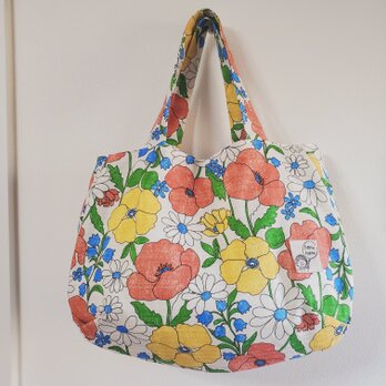 普段使いのマチたっぷりトートバッグ ボタニカルフラワー柄