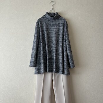 テントラインのニットトップス　グレー　サイズ展開あり