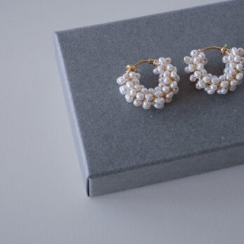 蕾 ｜ 小さな淡水パール ピアスみたいなフープイヤリング　上品　フォーマル　結婚式